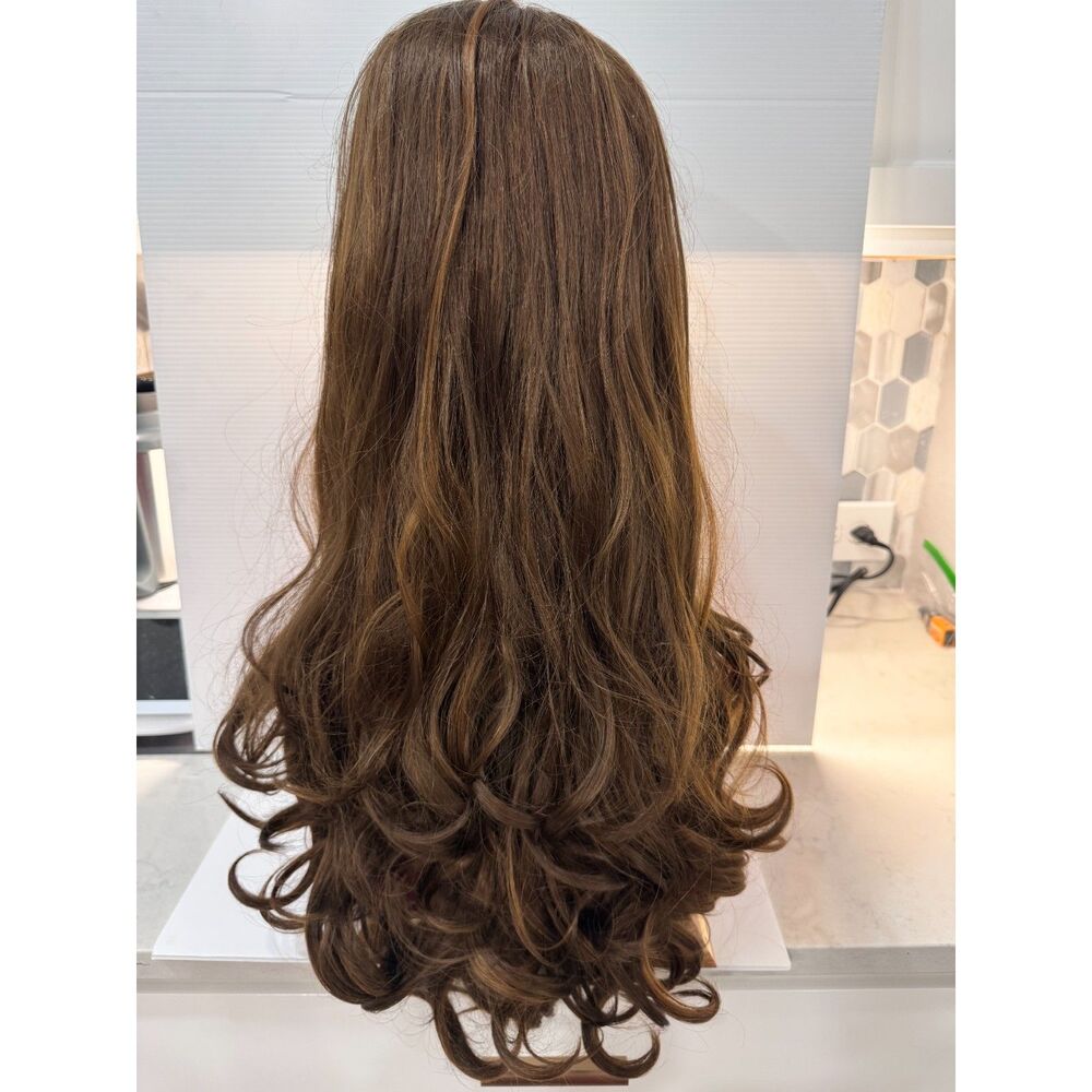 New Chelsey Smith sample w/ lace intact; Chestnut Brunette w/caramel highlights